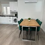 Apartamento A Estrenar Madrid, Castropol
