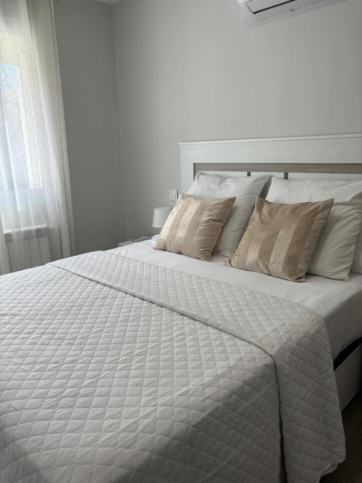 A Estrenar Madrid, Castropol Apartment *